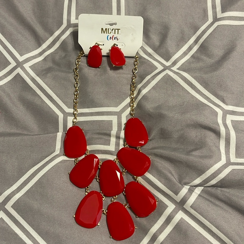 Woman’s necklace and earring set